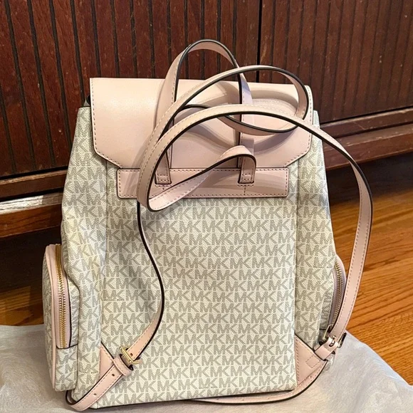 Michael Kors Blush and Cream Jet Set Logo Backpack NWT - Picture 2 of 4